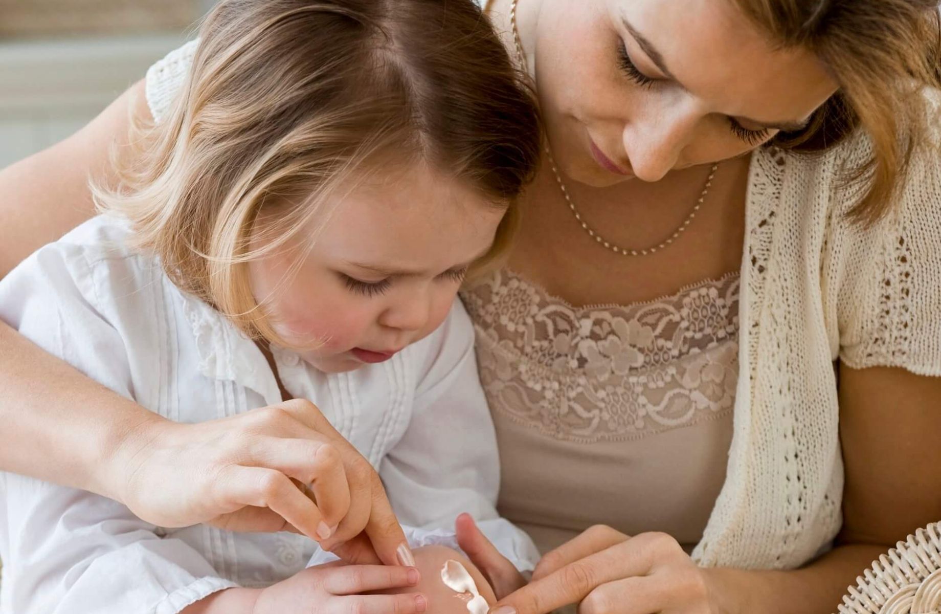 Langkah Awal yang Aman Saat Menghadapi Memar dan Goresan pada Anak